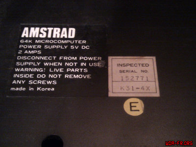 Amstrad CPC 464 - Version E (Vignette "E" jaune. P/N de la carte mère : Z70100 - MC0001A. P/N du clavier : Z70102 - ESU-201A.)