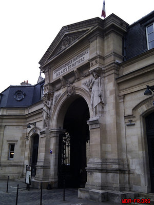2012-11-07 13.49.44.jpg (548.07 Kio) Vu 49701 fois Le Cnam, entrée des Artistes...