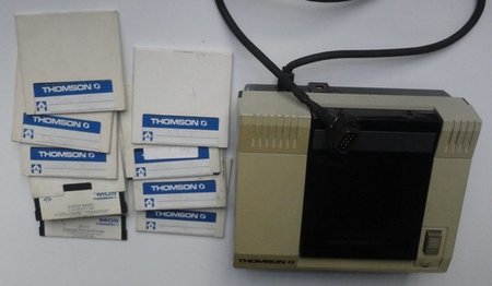 qdd.jpg (48.96 Kio) Vu 66325 fois Lecteur QDD pour MO5 + 7 disquettes QDD.