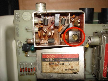 modulateur UHF ASTEC UM1233 E36.jpg (174.19 Kio) Vu 46881 fois Modulateur UHF ASTEC UM1233 E36