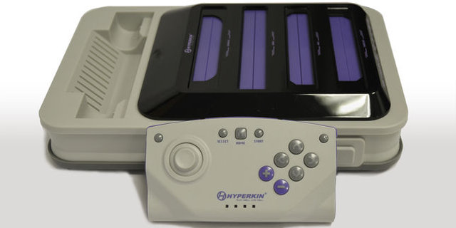 4534500_3_efc6_la-manette-de-la-retron-5-est-inadaptee-aux_d9d385a78c31c637d23642c535597656.jpg (21.33 Kio) Vu 83192 fois La manette de la Retron 5 est inadaptée aux jeux 8 et 16-bits.