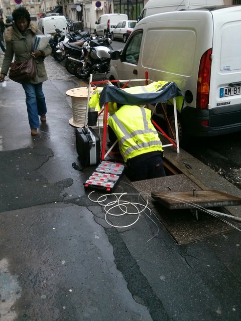 Raccordement coupleur sous la pluie.