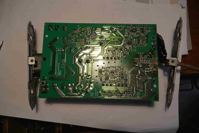 Apple M5849 - UC3843 - MIC4428.JPG