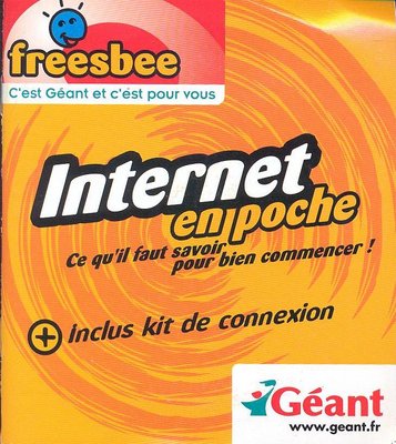 Freesbee_3_r.jpg (135.87 Kio) Vu 7353 fois Kit de connexion Freesbee "Internet en poche" en partenariat avec l'enseigne Géant (2000) - recto
